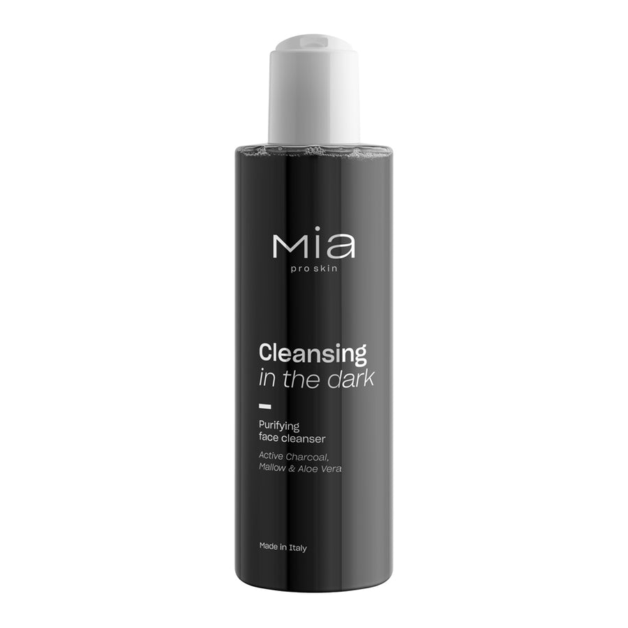 Cleansing in the dark - Mia Cosmetics