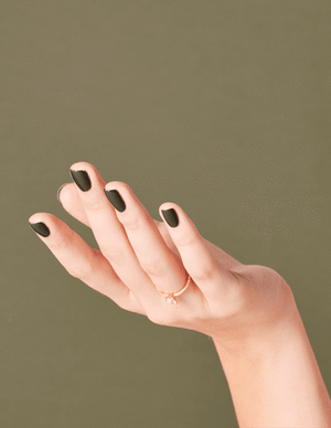 O.P.I לק ציפורניים Suzi The First Lady of Nails NLW55 | 15מ"ל